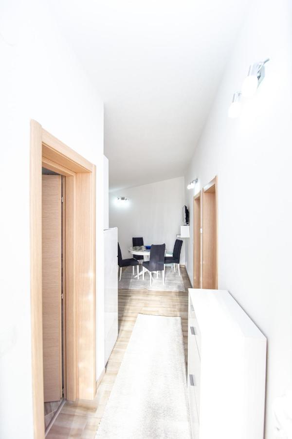 Lana Apartment Prcanj Exterior photo